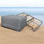 Puf Cama Plegable. El Puf Cama Plegable nos viene de maravilla para atender visitas inesperadas, ocupándonos poco espacio, 64 x 81 x 50 cm de alto, y convertirlo en cama de 80 x 182 x 36 cm de alto. Práctico, resistente y útil, con funda lavable. Disponible en 4 tapizados, Azul, Marrón, Gris y Paris. La cama auxiliar perfecta para nuestros invitados.