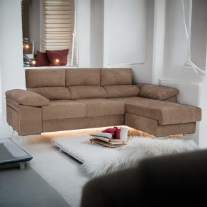 Sofá Cheslongue con Arcón IRIS Con Arcón, Reclinable, Extraíble, Reversible y Pufs. Es un Sofá Cheslongue con Arcón, reclinable, extraíble y reversible. Con 2 Pufs en uno de sus brazos. Tiene unas dimensiones de 260 x 93/167  x 95 cm de alto. Práctico, resistente y útil, asientos y respaldos desenfundables con cremallera para su fácil lavado y mantenimiento. Disponible en 2 tapizados, Gris Oscuro y Marrón Claro. Cuenta con un práctico arcón donde guardar cualquier cosa y unos cojines con cremallera. El Sofá cuenta con una cheslongue con arcón que es reversible, pudiendo ponerla tanto a la izquierda como a la derecha.