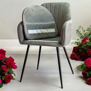 Sillón Moderno Patrón Rayas (Conjunto de 2 Sillones) Sillón Moderno Patrón Rayas Tapizado y Acolchado con respaldo curvado patrón rayas, cómodo y de tejido terciopelo velvet suave de tacto agradable y máxima comodidad. Esta pintada y acabada en color Negro y Tapizada en tela velvet suave Gris